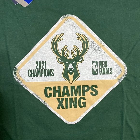 Fanatics Other - Milwaukee Bucks Fanatics 2021 NBA T-shirt (small)